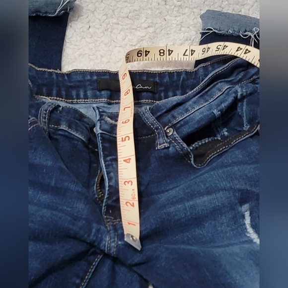 Kancan Like New jeans. Dark blue, great stretch, factory Distressed, Size 26, - Picture 8 of 9